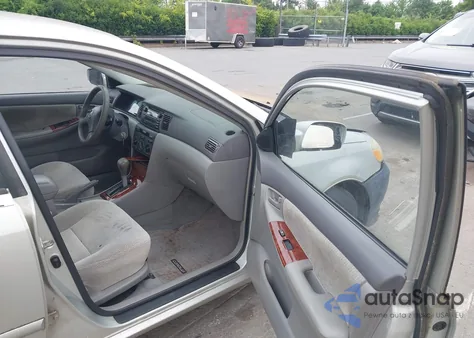 2004 Toyota Corolla Le z USA, uszkodzony, nr VIN 2T1BR32E04C220761